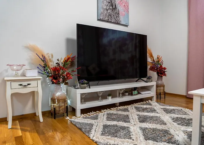 Kaksio Helsingissae Hyvien Kulkuyhteyksien Varrella * Helsinki