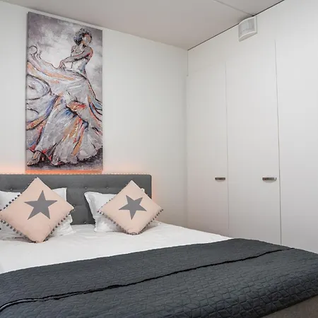 Apartment Kaksio Helsingissae Hyvien Kulkuyhteyksien Varrella Helsinki