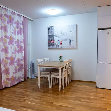 Lägenhet Kaksio Helsingissae Hyvien Kulkuyhteyksien Varrella